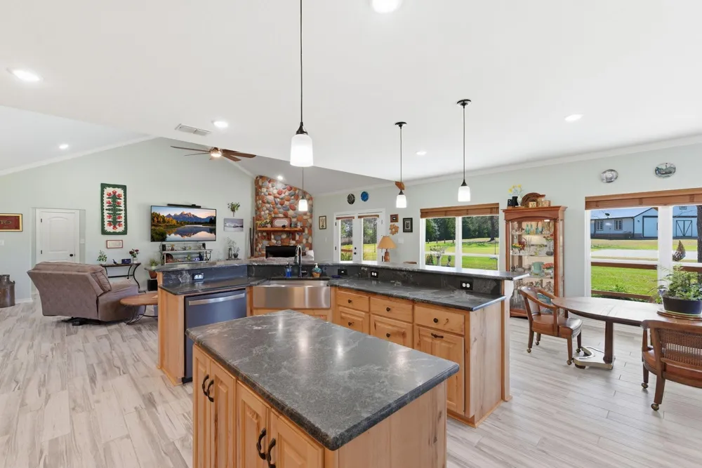 11592 Tailslide Drive Berryville, TX 75763