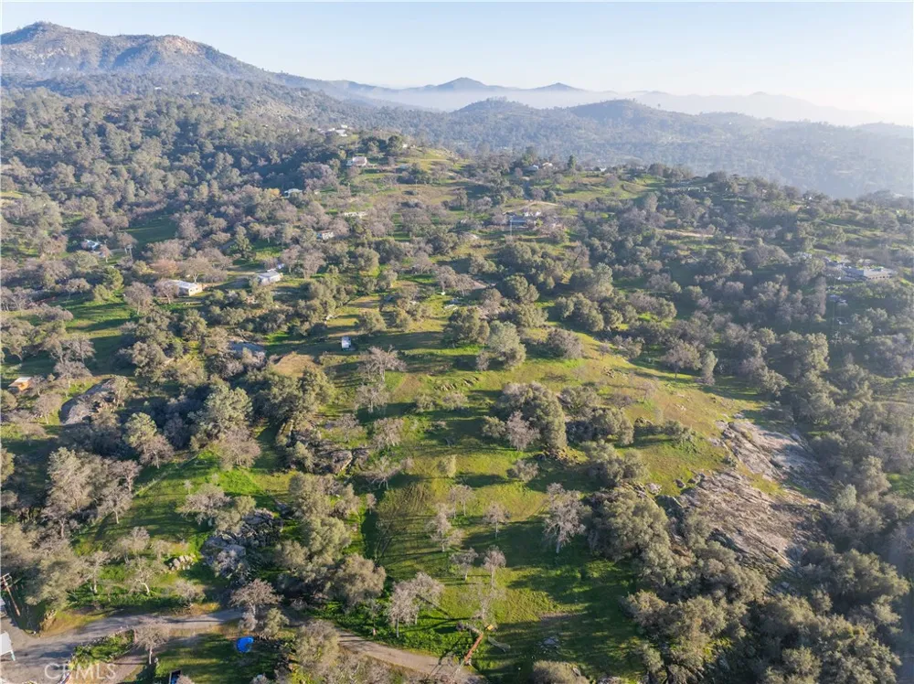 Upper Shadyridge Ln Prather, CA 93651