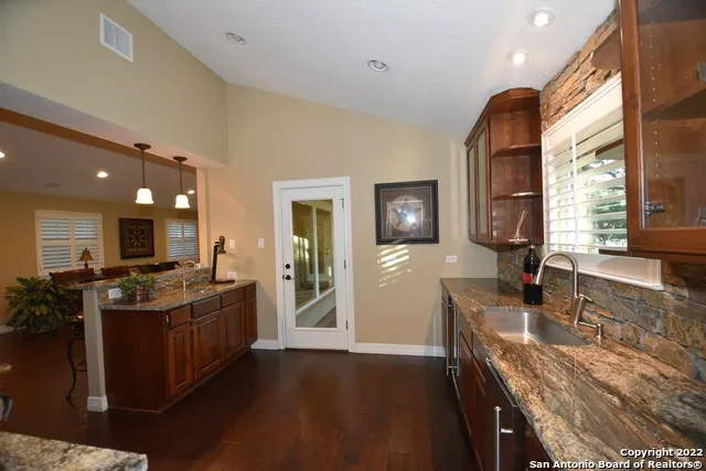 23770 BLANCO RD San Antonio, TX 78260