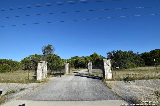 23770 BLANCO RD San Antonio, TX 78260