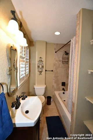 23770 BLANCO RD San Antonio, TX 78260