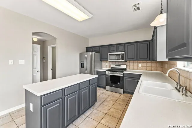 370 Pr 3502 Hondo, TX 78861