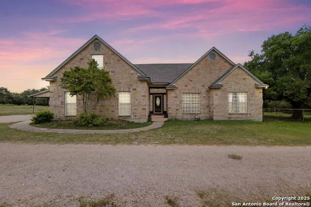 370 Pr 3502 Hondo, TX 78861