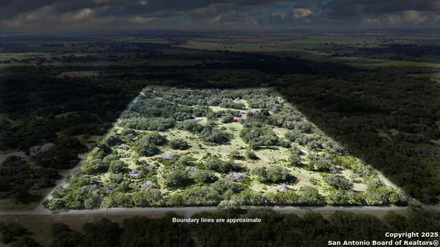 370 Pr 3502 Hondo, TX 78861
