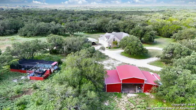 370 Pr 3502 Hondo, TX 78861