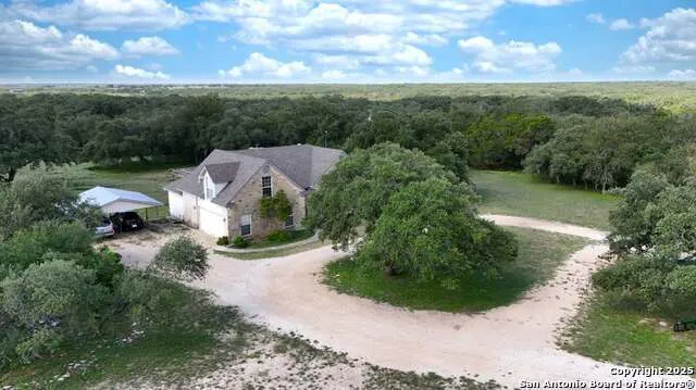370 Pr 3502 Hondo, TX 78861