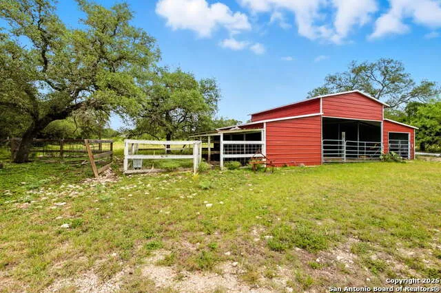 370 Pr 3502 Hondo, TX 78861