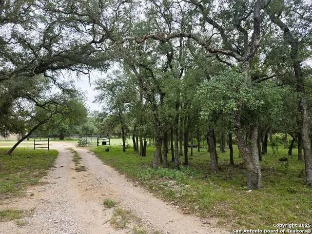 370 Pr 3502 Hondo, TX 78861