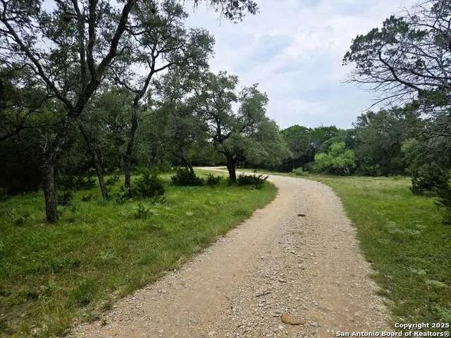 370 Pr 3502 Hondo, TX 78861