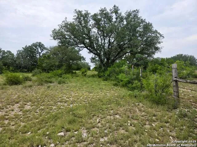 370 Pr 3502 Hondo, TX 78861