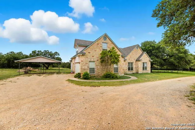 370 Pr 3502 Hondo, TX 78861