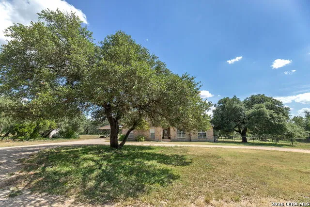 370 Pr 3502 Hondo, TX 78861