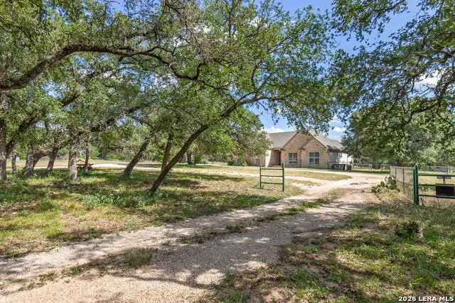 370 Pr 3502 Hondo, TX 78861