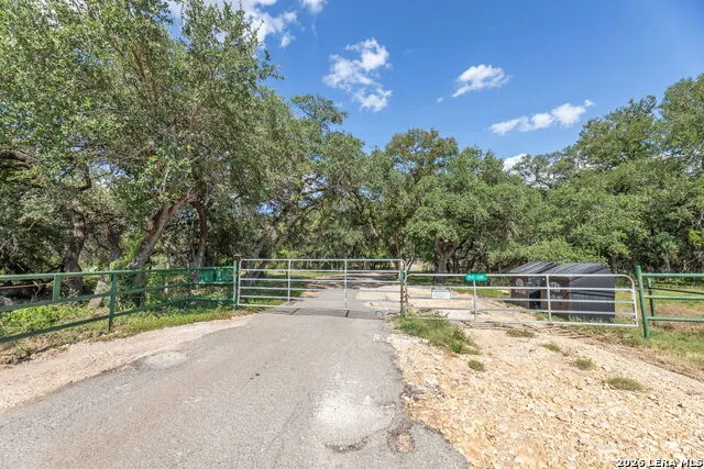 370 Pr 3502 Hondo, TX 78861