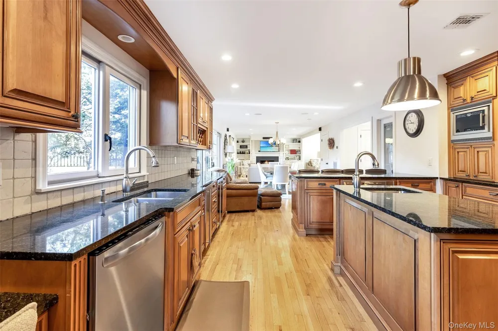 435 Luptons Point Road Mattituck, NY 11952