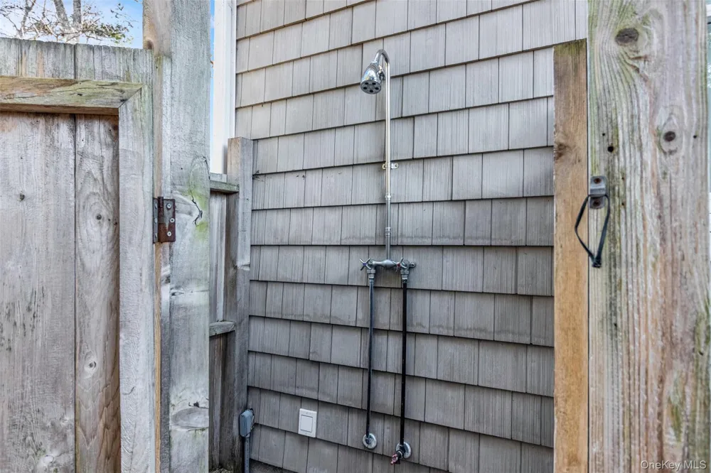 435 Luptons Point Road Mattituck, NY 11952