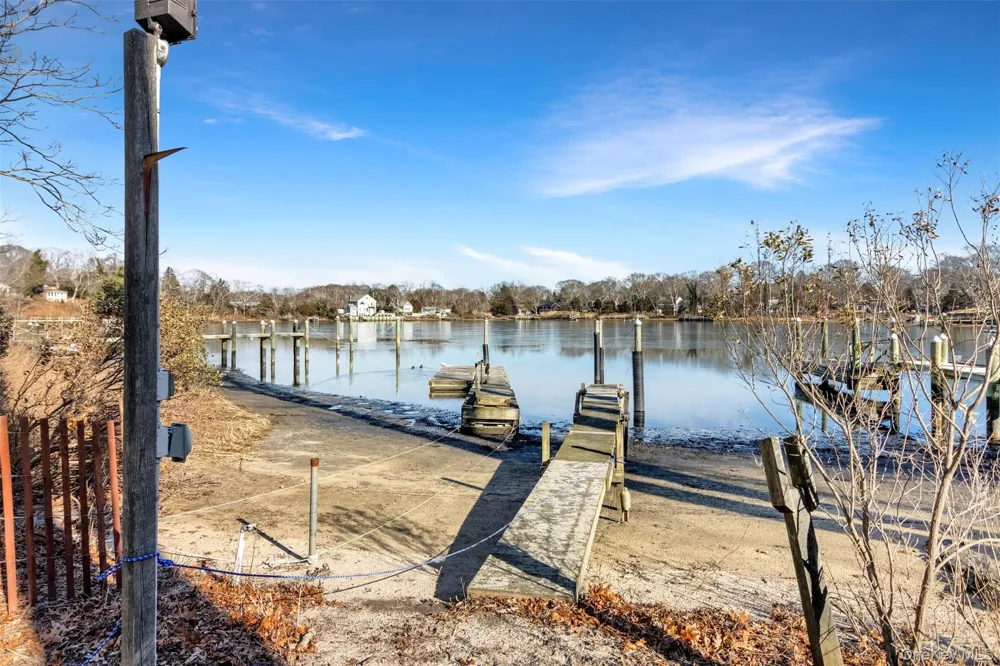435 Luptons Point Road Mattituck, NY 11952