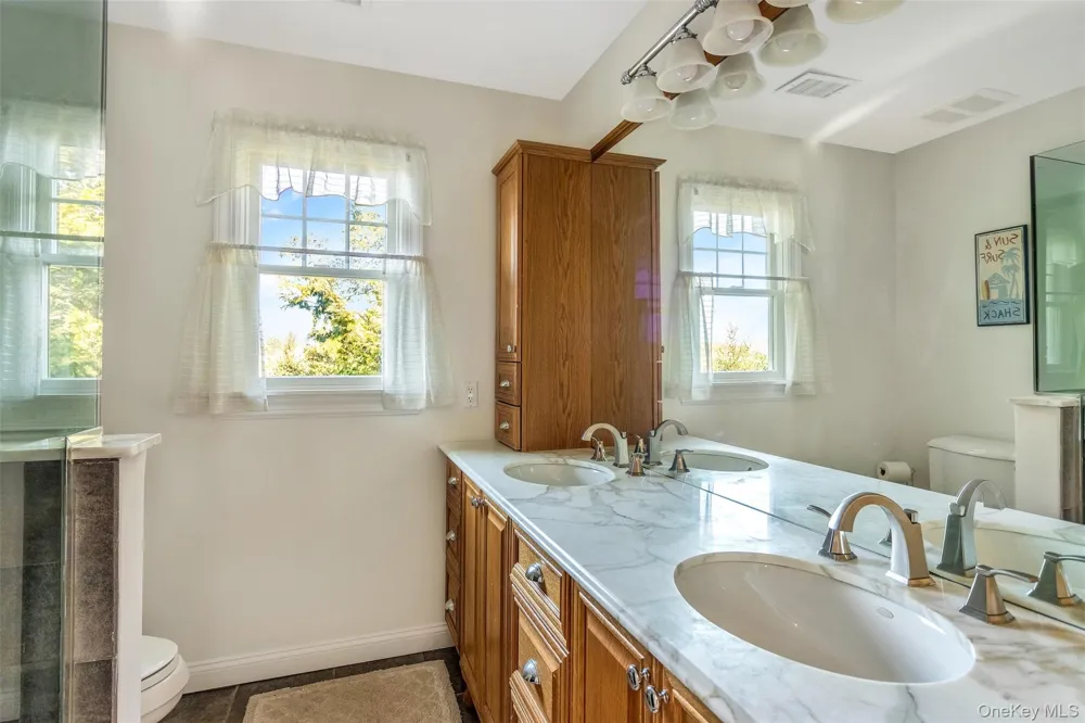 435 Luptons Point Road Mattituck, NY 11952
