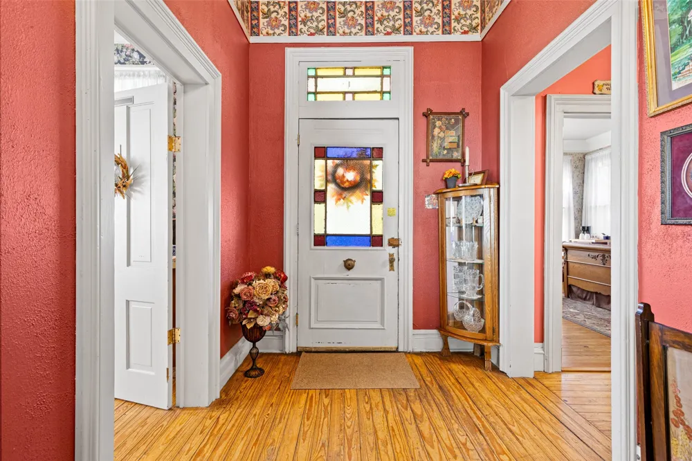 203 E Dixon Street Jefferson, TX 75657