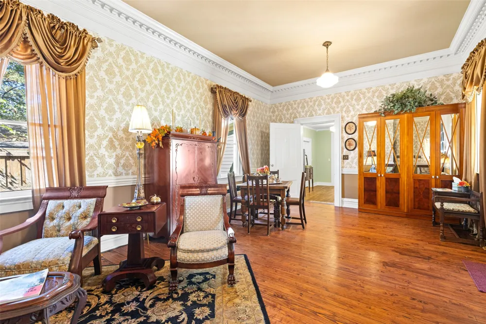 203 E Dixon Street Jefferson, TX 75657