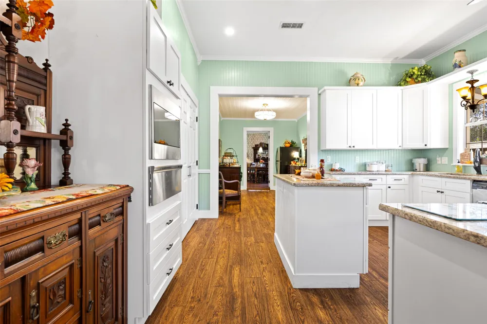 203 E Dixon Street Jefferson, TX 75657