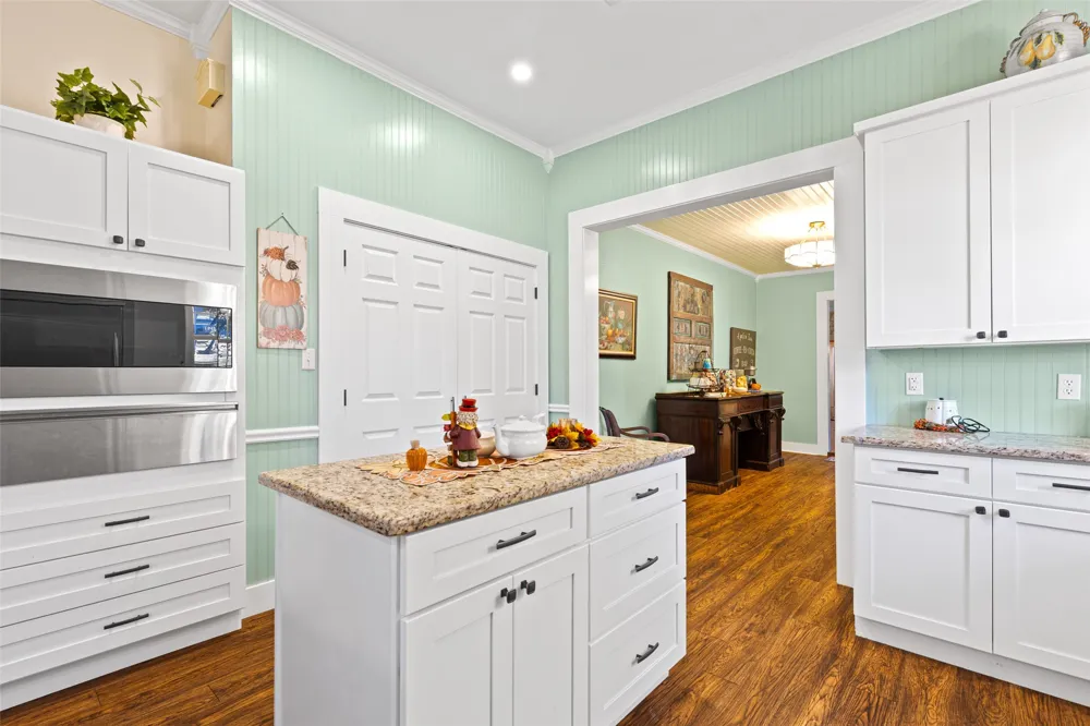 203 E Dixon Street Jefferson, TX 75657