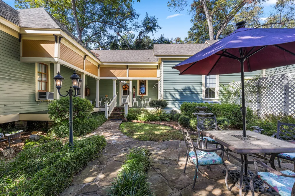 203 E Dixon Street Jefferson, TX 75657
