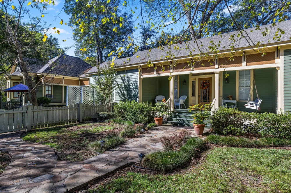 203 E Dixon Street Jefferson, TX 75657