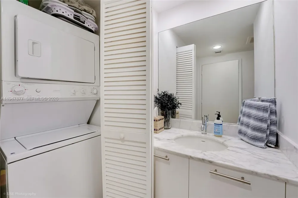 951 Brickell Ave #1110 Miami, FL 33131