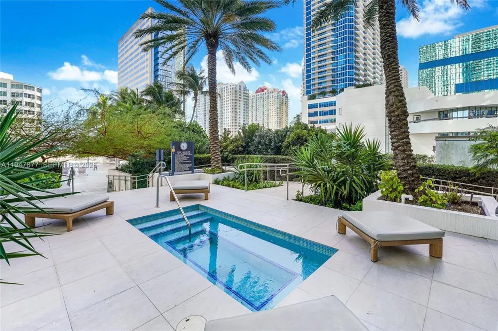951 Brickell Ave #1110 Miami, FL 33131