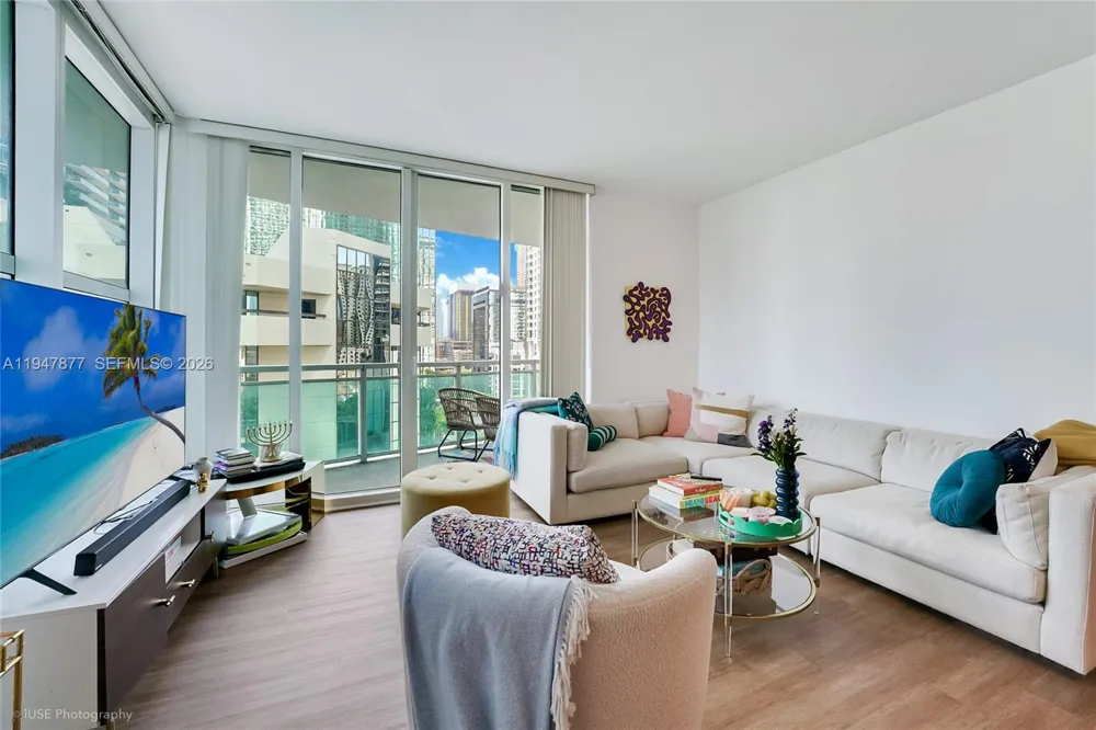 951 Brickell Ave #1110 Miami, FL 33131