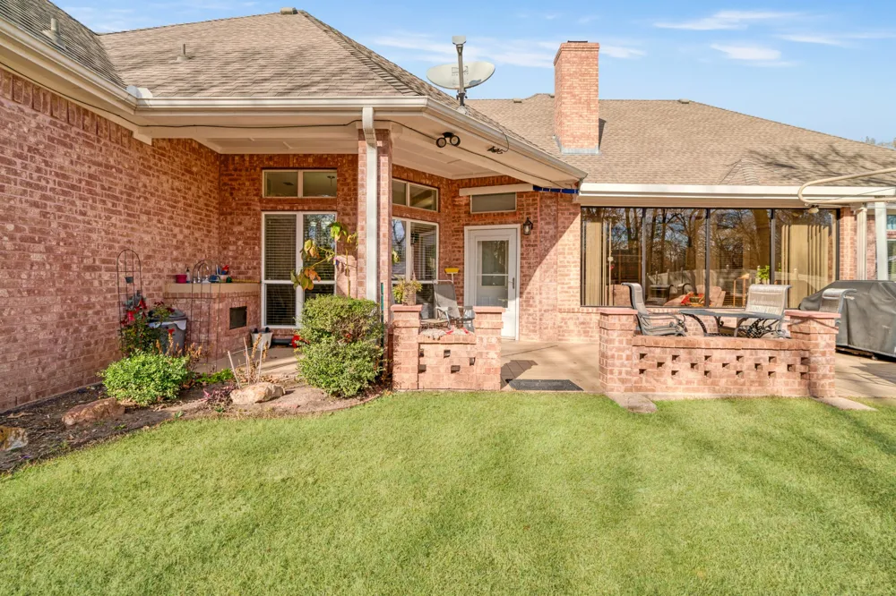 283 Butternut Lane Powderly, TX 75473
