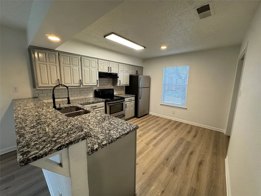 762 E Warrior Trail #D Grand Prairie, TX 75052
