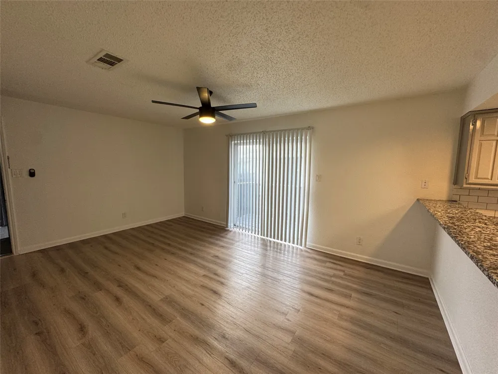 762 E Warrior Trail #D Grand Prairie, TX 75052
