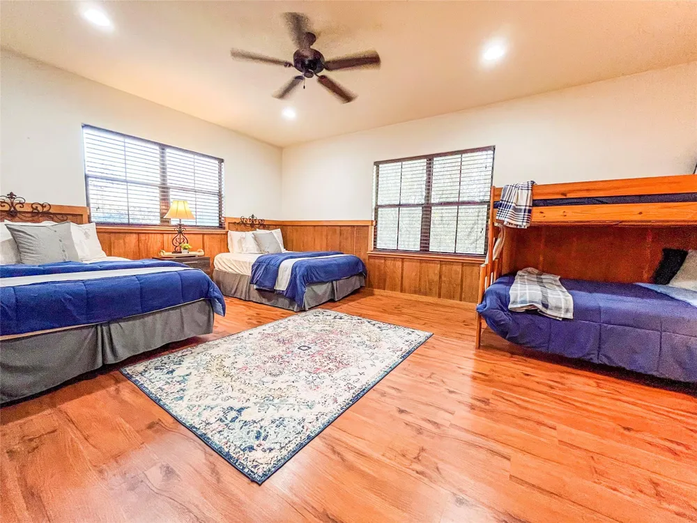 770 Tierra Linda Dr Concan, TX 78838