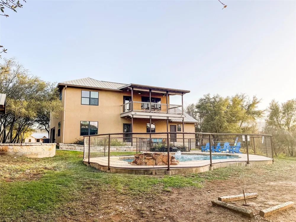 770 Tierra Linda Dr Concan, TX 78838