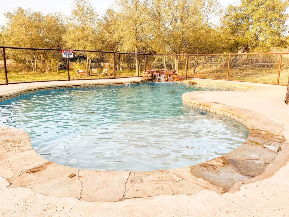 770 Tierra Linda Dr Concan, TX 78838