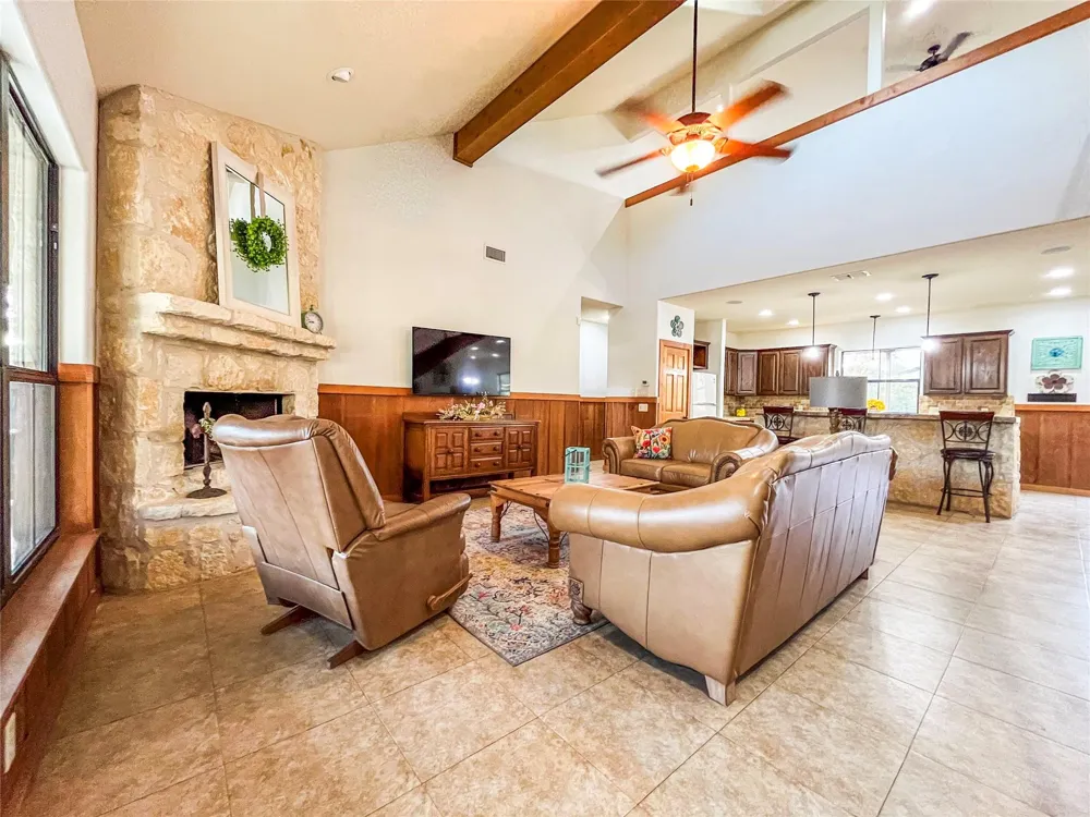 770 Tierra Linda Dr Concan, TX 78838