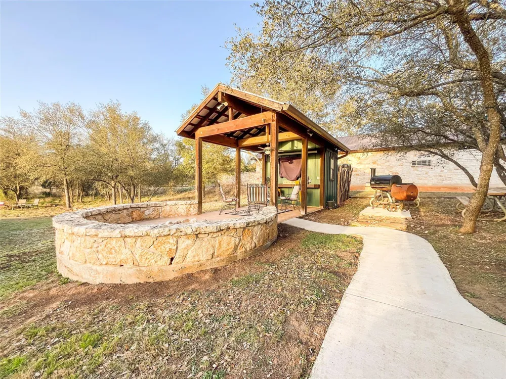 770 Tierra Linda Dr Concan, TX 78838