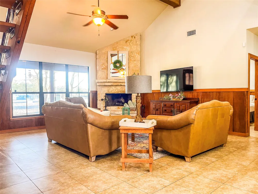770 Tierra Linda Dr Concan, TX 78838