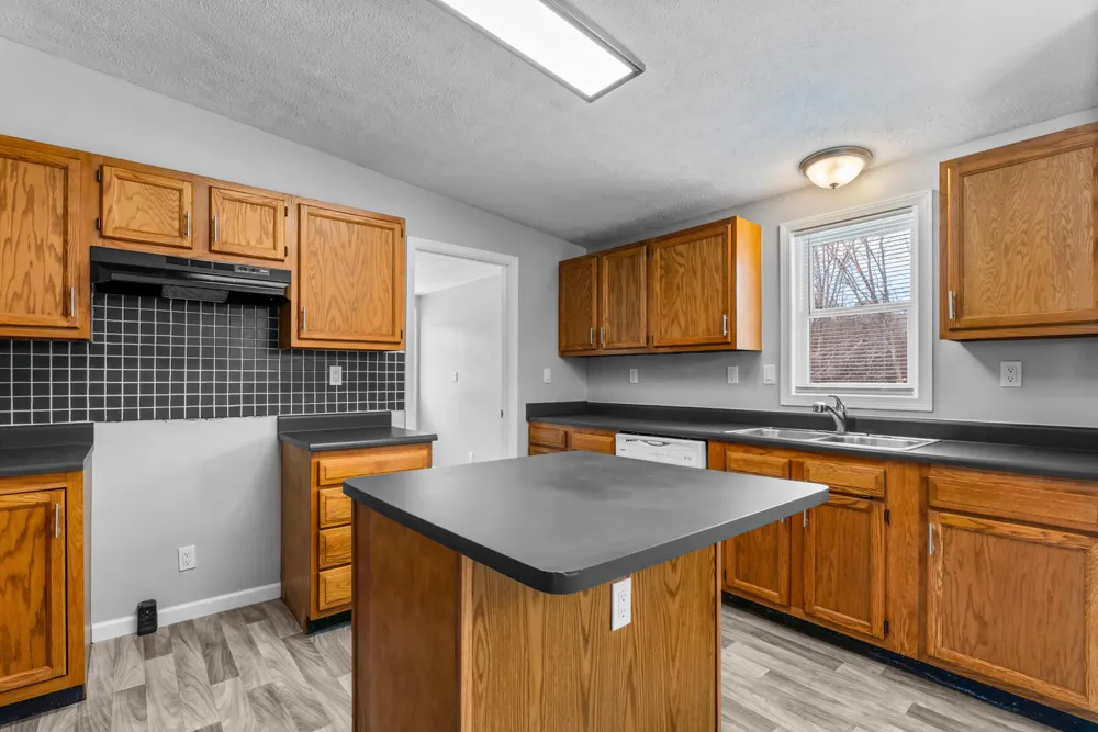 2340 E Mosherville Road Jonesville, MI 49250