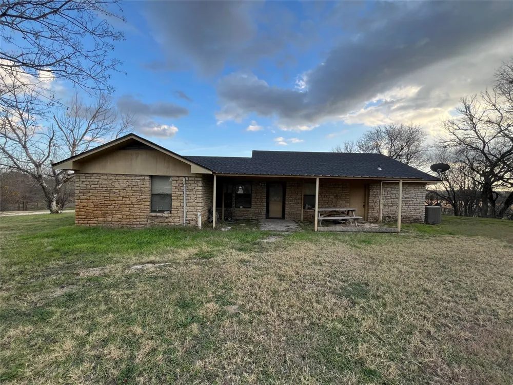 9885 County Road 270 Hico, TX 76457