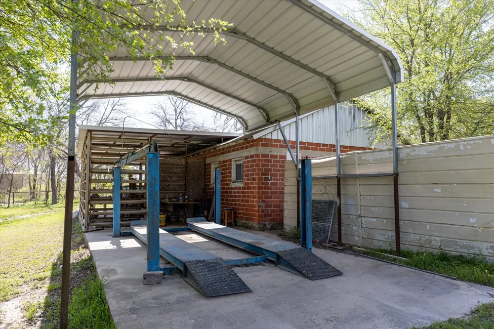 9885 County Road 270 Hico, TX 76457