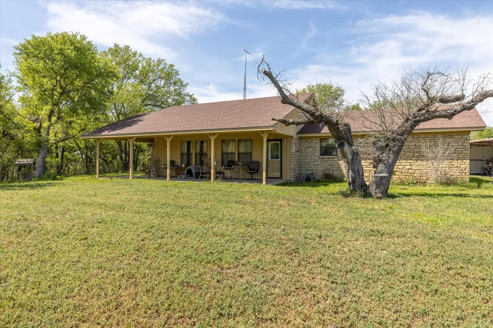 9885 County Road 270 Hico, TX 76457
