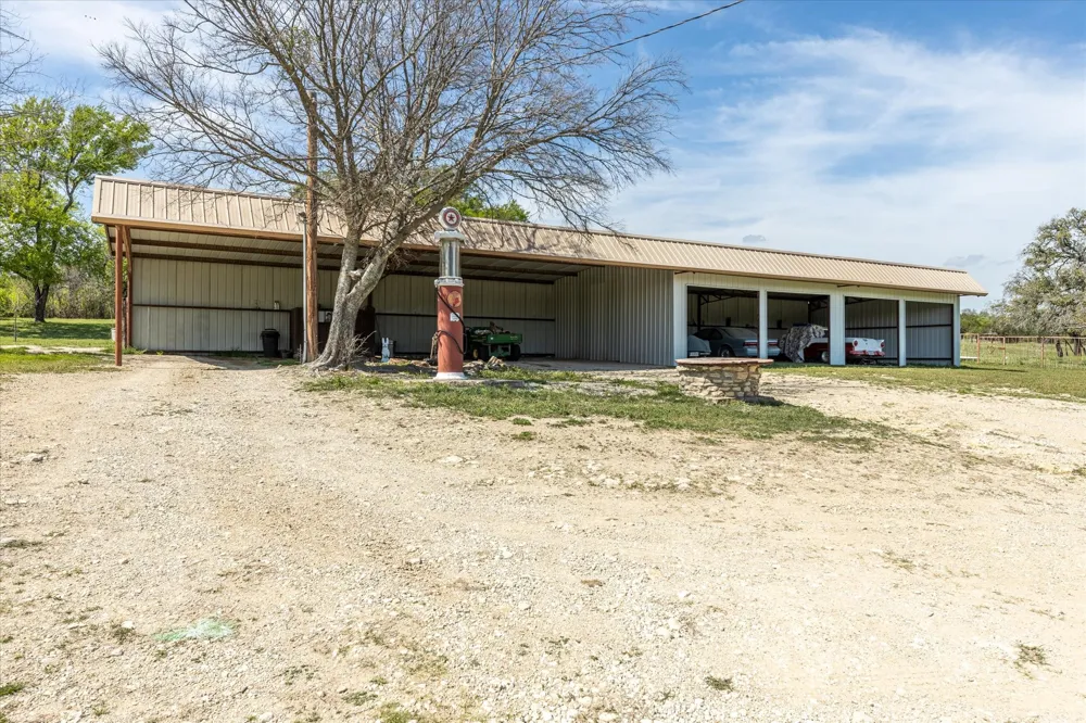 9885 County Road 270 Hico, TX 76457