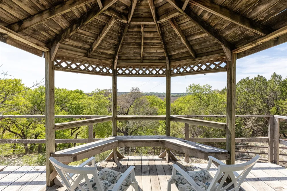 9885 County Road 270 Hico, TX 76457