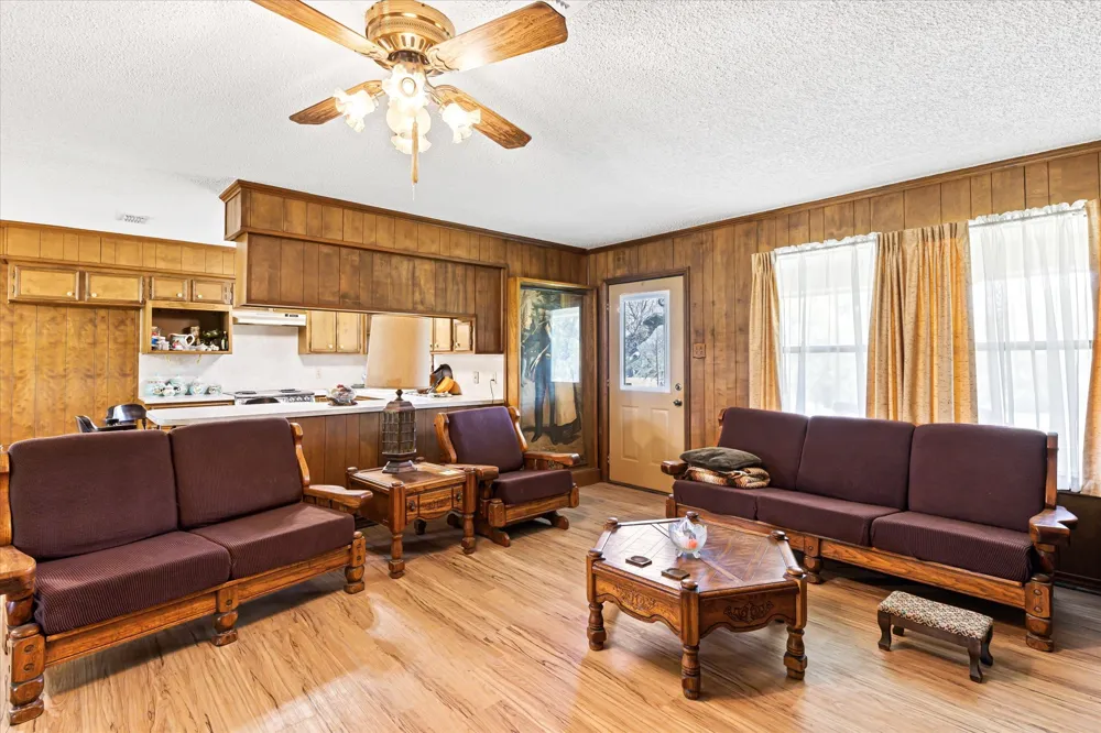9885 County Road 270 Hico, TX 76457