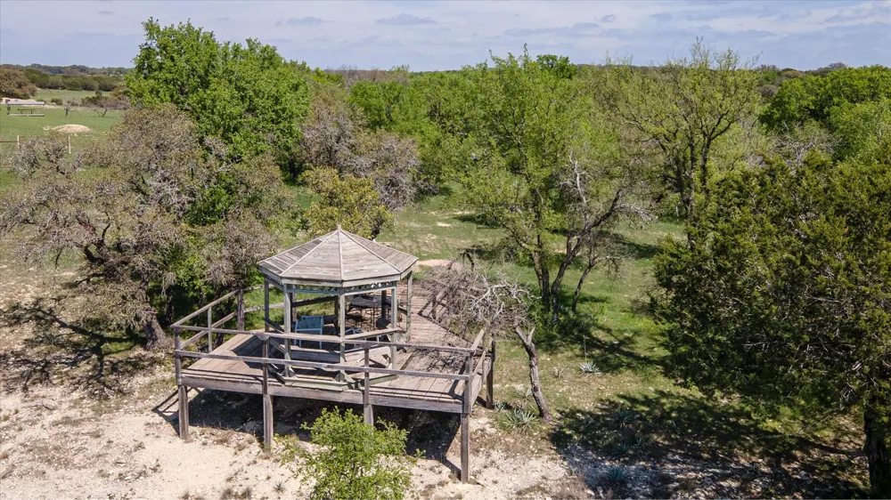 9885 County Road 270 Hico, TX 76457