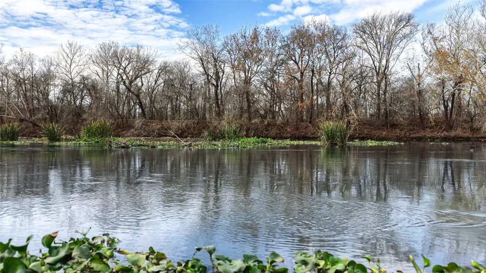 256 Greasy Bend Road Smithville, TX 78957