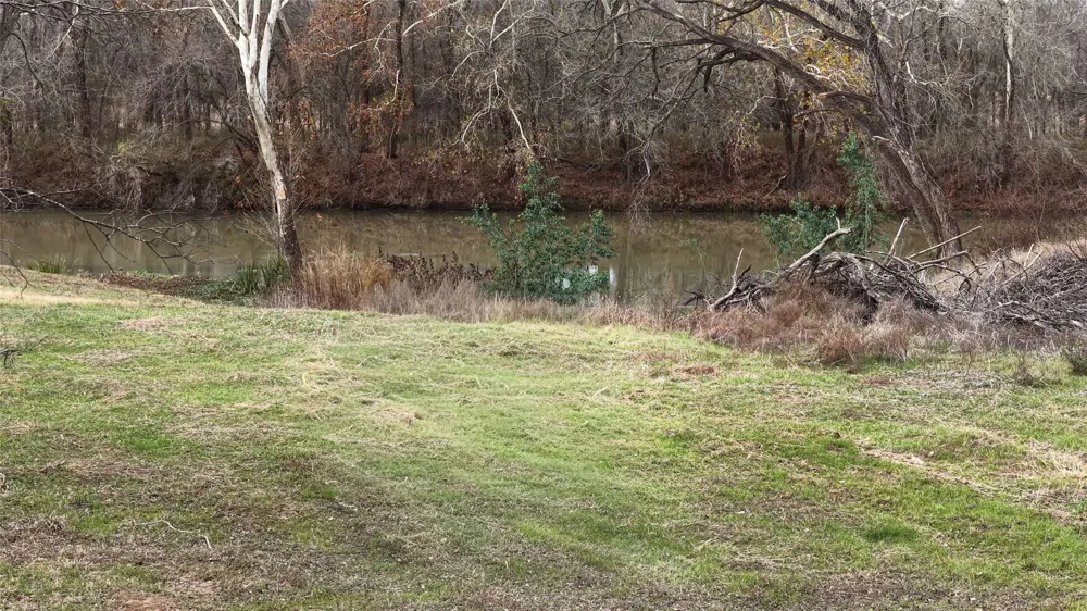 256 Greasy Bend Road Smithville, TX 78957